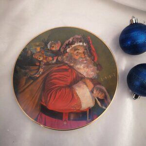 Vintage Avon 1987 The Magic That Santa Brings Christmas Plate